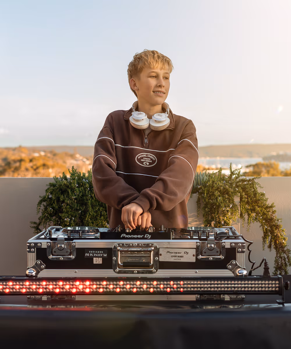 DJ Thomas