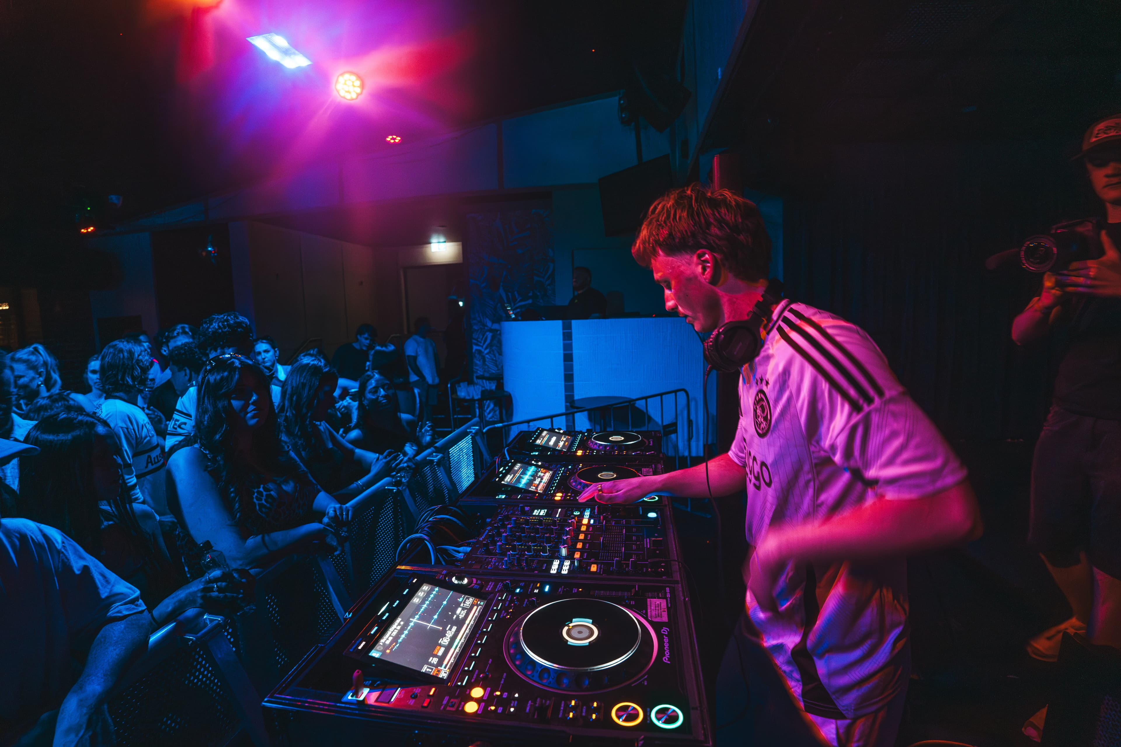 Ollie performing